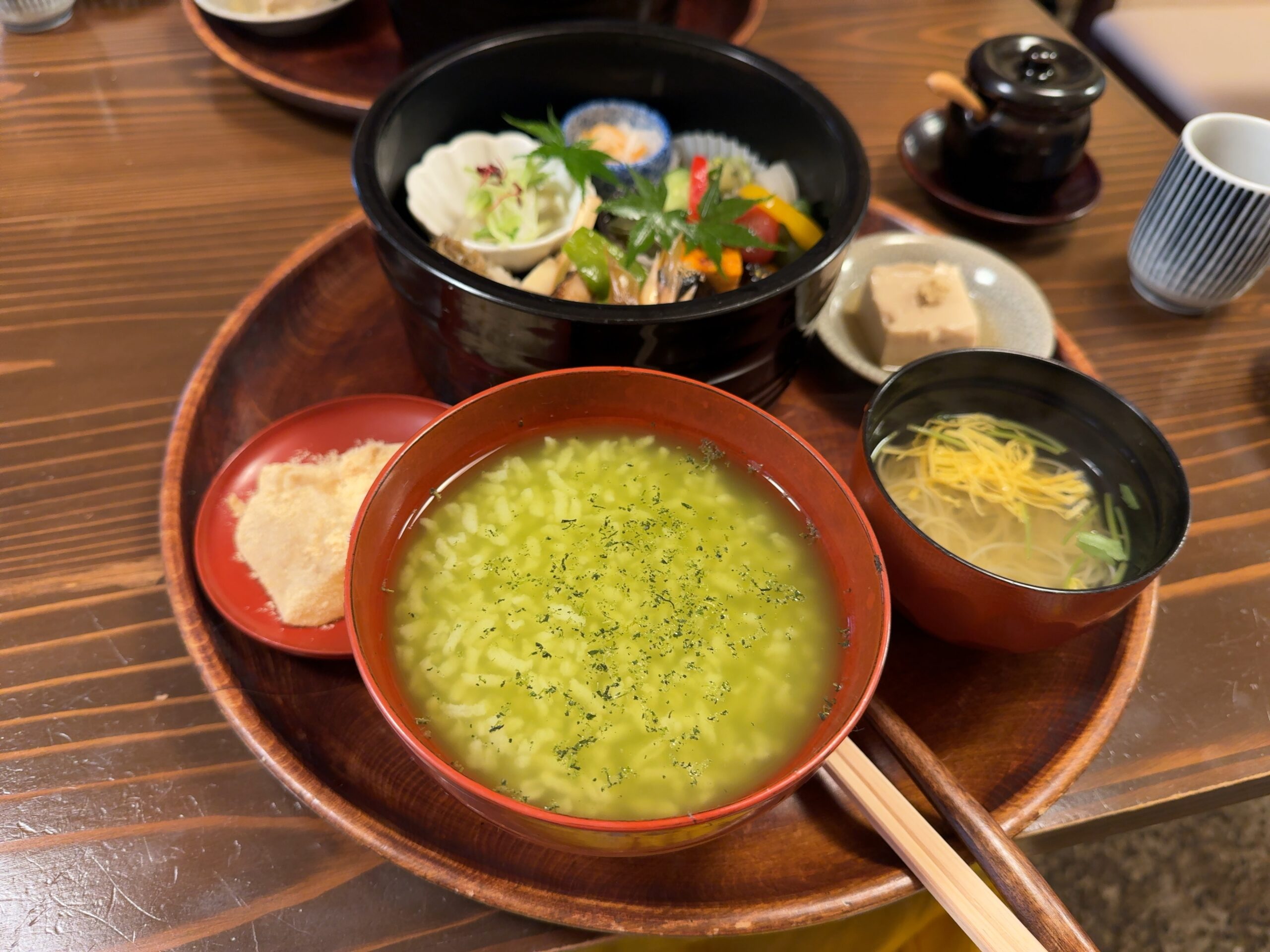 奈良「塔の茶屋」茶粥の写真