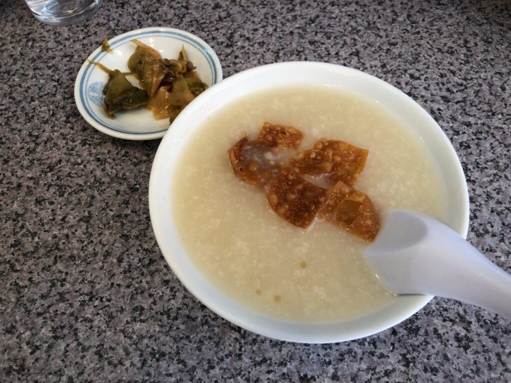 東京 御茶ノ水・秋葉原「味の萬楽」のおかゆの写真